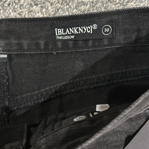 NWT BlankNYC black denim short. Size 30. Waist flat 17”. Rise 12”. Inseam 5.5” - Picture 2 of 3